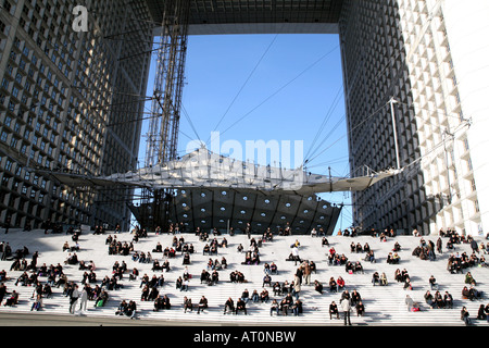 Les employ s de bureau sur les mesures de Grande Arche de La