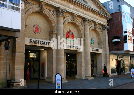 La ville de Gloucester city centre commercial Eastgate Street england uk go Banque D'Images