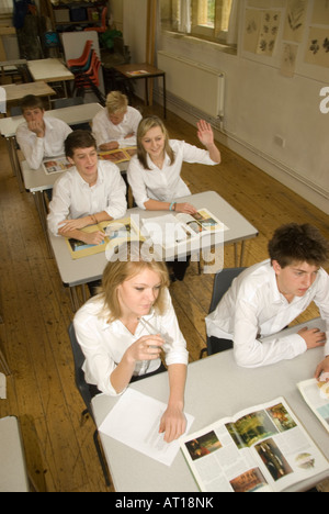 Certaines des scènes de rue de l'école des adolescents libérés du modèle Banque D'Images