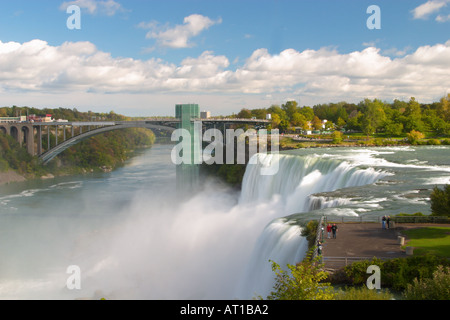 Matin Vue sur les chutes du Niagara Les chutes américaines New York Banque D'Images