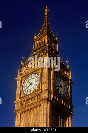 La tour de l'horloge nettoyé et restauré de Big Ben Houses of Parliament Westminster London UK Banque D'Images