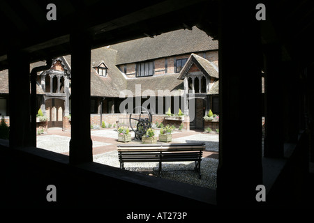 La cour et le cloître s à l'hospices dans l'Oxfordshire village de Ewelme Banque D'Images