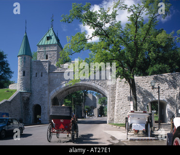 La ville de Québec Porte St Louis et murs fortifiés dans la partie ancienne de la ville Banque D'Images