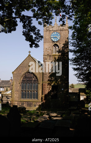 SAINT MICHEL ET TOUS LES ANGES HAWORTH VILLAGE YORKSHIRE ANGLETERRE Banque D'Images