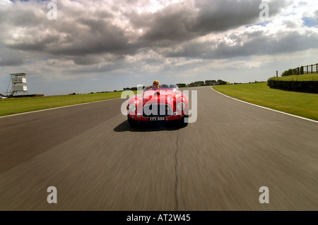 Conduire son Styrron Sally Mason 1950 Ferrari 166 Barchetta autour du circuit Photo par Andrew Hasson 10 Août 2005 Banque D'Images