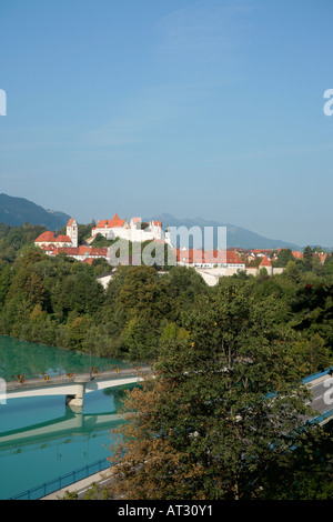 Hohes Schloss et rivière Lech à Füssen en Bavière dans le sud de l'Allemagne. Banque D'Images