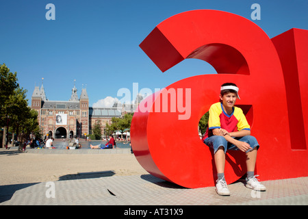 Big Red lettres en face du Rijksmuseum à Amsterdam Banque D'Images