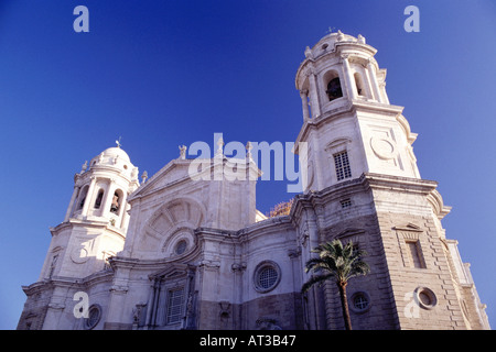 La Cathédrale de Cadix a été construit entre 1720 et 1853 dans la crypte est la tombe du compositeur Manuel de Falla Banque D'Images