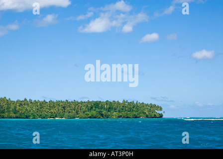 Rêve de l'île Samoa Samoa bleu vert mer eaux sud soleil mer de Southsea vagues sauvages du Pacifique vacances sentiment lagoon reef deep blue Banque D'Images