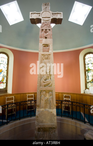 Croix de Ruthwell près d'Annan est un 8ème centuary Anglo saxon cross sculptés dans l'église de Ruthwell style Northumbrian Scotland UK Banque D'Images