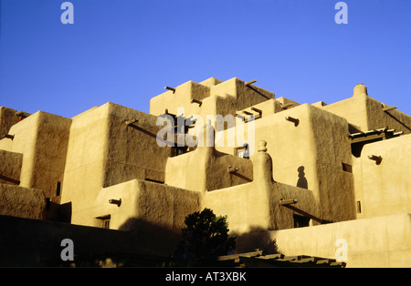 'Géographie / voyages, USA, New Mexico, Santa Fe, la gastronomie, l'Hôtel 'Lorette' dans le style pueblo, vue extérieure, en Amérique du Nord, l'arc Banque D'Images