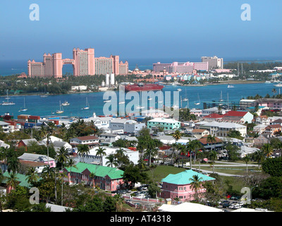 Le navire de croisière Carnival Fantasy s'arrête à Nassau dans les îles de Grand Bahama Banque D'Images
