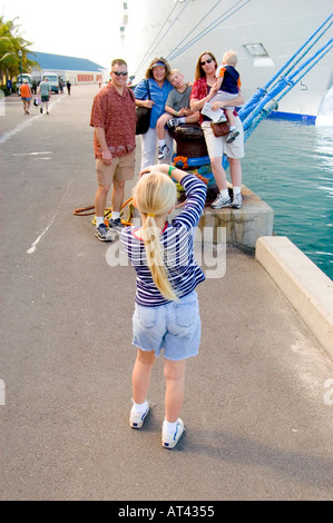 Le navire de croisière Carnival Fantasy s'arrête à Nassau dans les îles de Grand Bahama Banque D'Images