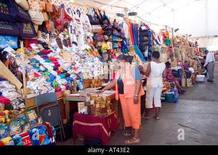 Le navire de croisière Carnival Fantasy s'arrête à Nassau dans les îles de Grand Bahama Banque D'Images