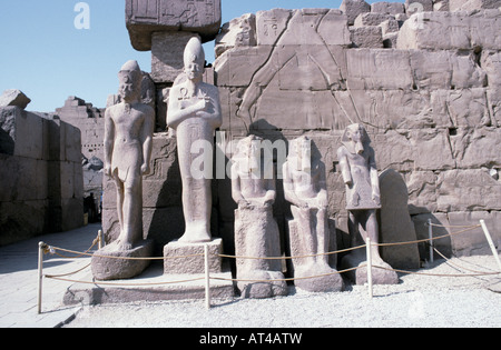 Partie du temple de Karnak à Louxor dans la région de la vallée du haut Nil de l'Égypte Banque D'Images