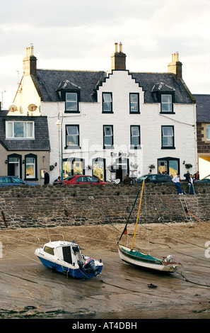 Stonehaven, l'auberge de bateau, construit en 1771, sur le front de l'ancien port. La région de Grampian, Aberdeenshire, Scotland, UK Banque D'Images