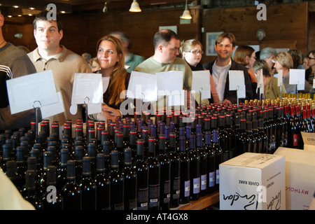 Pindar Vineyards à Peconic sur Long Island New York Etats-unis. Achats de vins visiteurs Banque D'Images