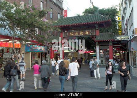 Passerelle traditionnelle de la paifang vers Chinatown, Dixon Street, Haymarket, Sydney, Nouvelle-Galles du Sud, Australie Banque D'Images