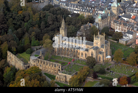 Dunfermline Abbey dans le centre de la ville de Dunfermline Banque D'Images