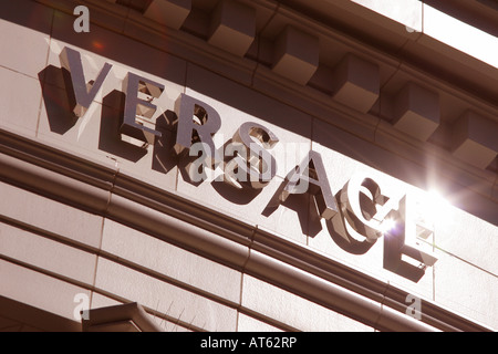 Versace signe sur Rodeo Drive, Beverly Hills, Los Angeles en Californie Banque D'Images