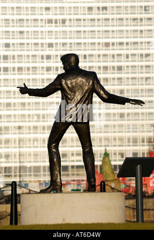 Statue de Liverpool né Billy Fury situé à Albert Dock Banque D'Images
