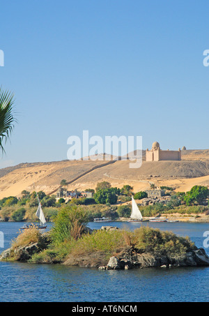 Mausolée de l'Aga Khan sur les rives du fleuve Nil à Assouan en Egypte Banque D'Images