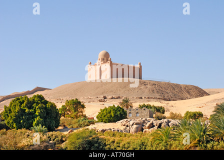 Mausolée de l'Aga Khan sur les rives du fleuve Nil à Assouan en Egypte Banque D'Images