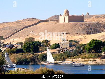 Mausolée de l'Aga Khan sur les rives du fleuve Nil à Assouan en Egypte Banque D'Images