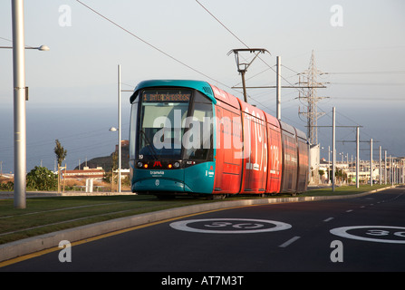 Tenerife El tranvia tranvia de tenerife le tramway électrique la position descente vers santa cruz, Espagne Banque D'Images