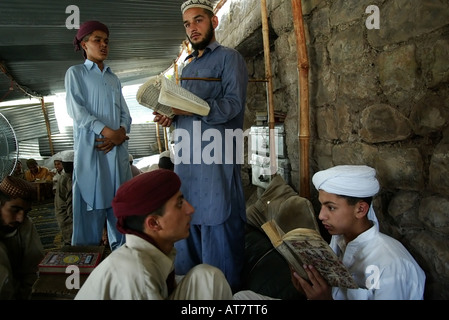 Le Pakistan madrasah sont de reproduction pour l'extrémisme musulman. Certains étudiants rejoindre les talibans en Afghanistan. Banque D'Images