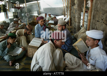 Le Pakistan madrasah sont de reproduction pour l'extrémisme musulman. Certains étudiants rejoindre les talibans en Afghanistan. Banque D'Images