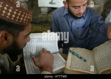 Le Pakistan madrasah sont de reproduction pour l'extrémisme musulman. Certains étudiants rejoindre les talibans en Afghanistan. Banque D'Images