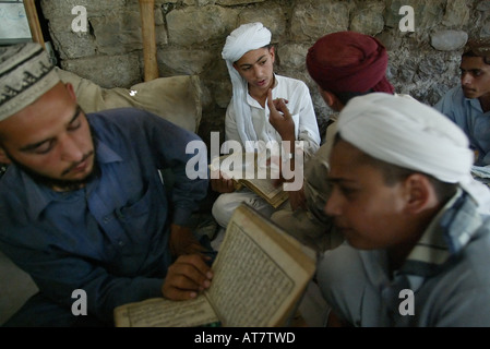 Le Pakistan madrasah sont de reproduction pour l'extrémisme musulman. Certains étudiants rejoindre les talibans en Afghanistan. Banque D'Images