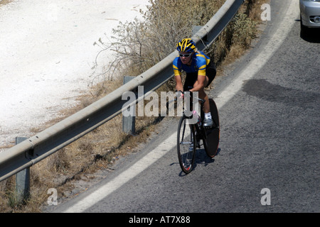 Susanne Ljungskog cycliste femmes suédoise sur le temps de cours d'essai le long de la côte de la route d'Athènes Jeux Olympiques d'Athènes 2004 Banque D'Images