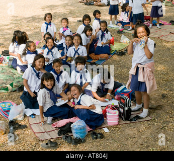 Les enfants de l'école dans le nord-est de la Thaïlande l'Isan Banque D'Images