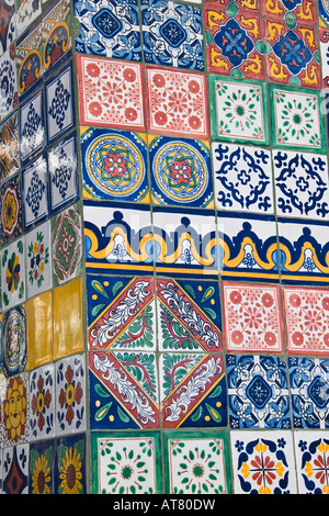 Carreaux Talavera colorés attendent le visiteur jusqu'à la Basse-Californie. Banque D'Images