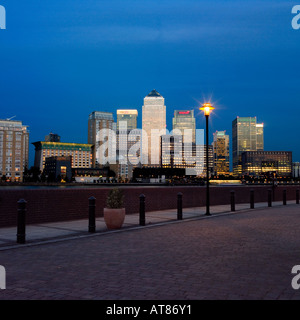 Canary Wharf crépuscule de Rotherhithe London UK Banque D'Images
