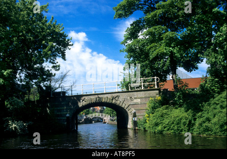 Singel Leiden Vliet c'est le canal où les Pères pèlerins Leiden gauche Banque D'Images