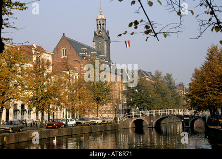 Vieille université (fondée en 1575) 70 Rapenburg Leiden Pays-Bas ( où Albert Einstein y enseigne ) Banque D'Images