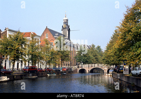 Vieille université (fondée en 1575) 70 Rapenburg Leiden Pays-Bas ( où Albert Einstein y enseigne ) Banque D'Images