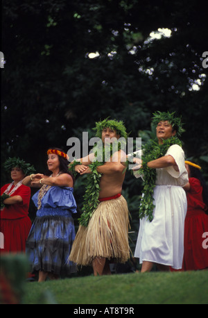 Lot Prince festival hula performance à Moanalua gardens, Oahu Banque D'Images