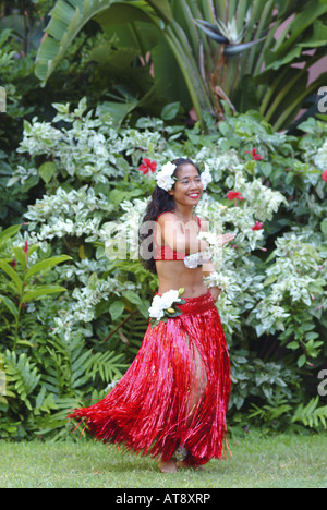 Hapa-Haole danseuse de hula préparation à la danse au Royal Hawaiian Hotel pour le festival annuel Banque D'Images