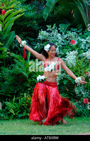 Hapa-Haole danseuse de hula préparation à la danse au Royal Hawaiian Hotel pour le festival annuel Banque D'Images