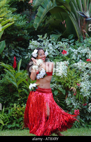 Hapa-Haole danseuse de hula préparation à la danse au Royal Hawaiian Hotel pour le festival annuel Banque D'Images