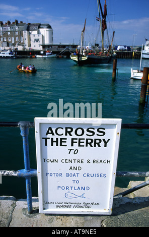 Le port ferry de Weymouth Dorset County sign in England UK Banque D'Images