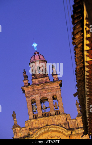 De l'extérieur le Templo El Santuario dans le village colonial de Patzcuaro Mexique etat Banque D'Images