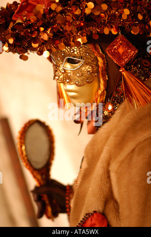 Masque de carnaval Venise costume et miroir décoratif Festival Banque D'Images