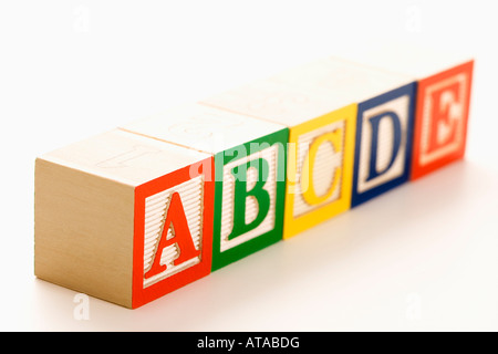 Alphabet blocks alignés dans une rangée Banque D'Images