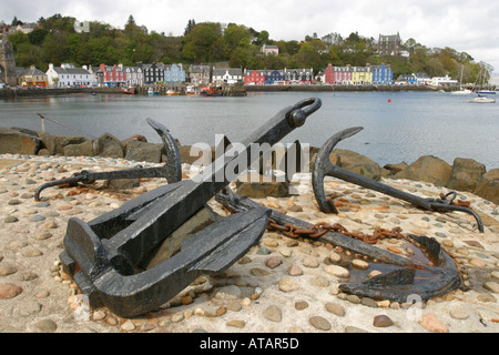 Vue sur le port de Tobermory, Isle of Mull, Scotland. Banque D'Images