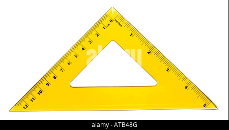 Outil de mesure géométrique du triangle jaune. Banque D'Images